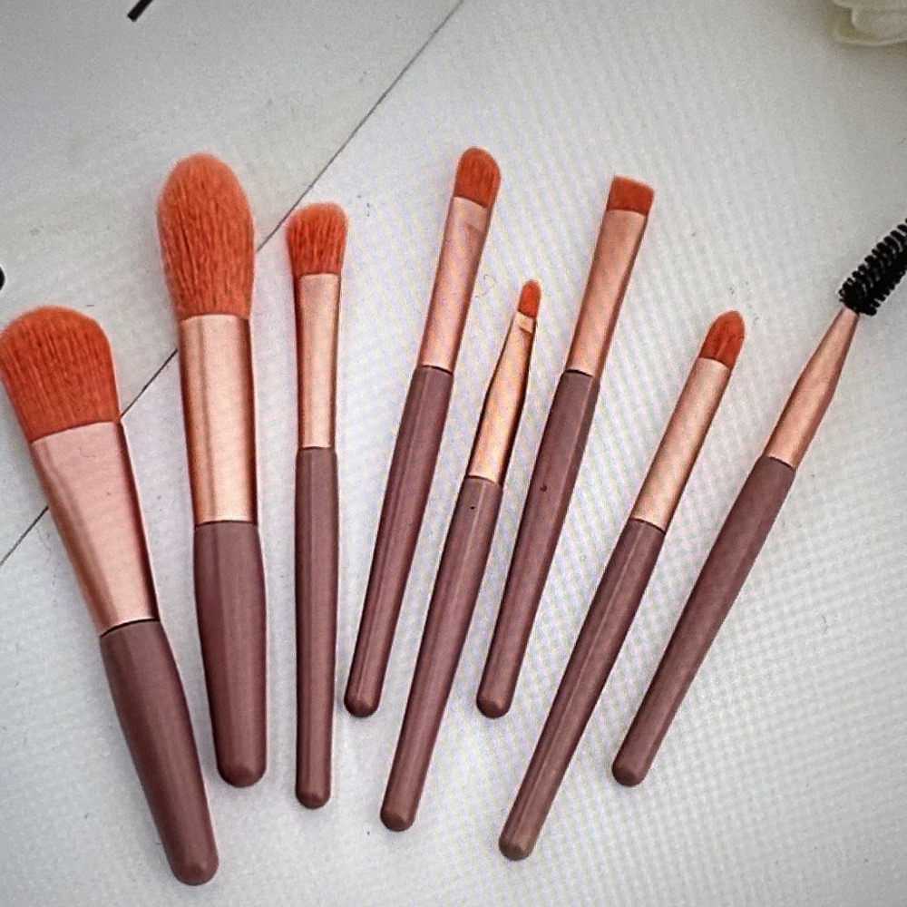 ❣️.5|$25❣️Professional portable - meaning compact 8 pcs Makeup Brush Set - blush - Picture 3 of 3